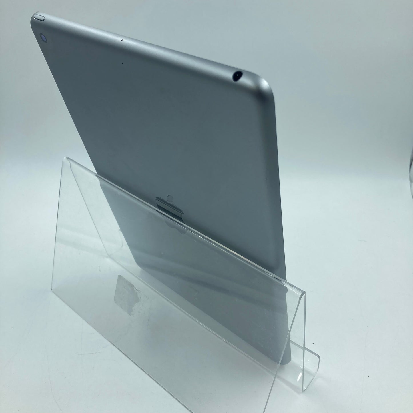WiFi Only Apple iPad 6th Gen 32GB 17.5.1 SPACE GRAY MR7F2LL/A