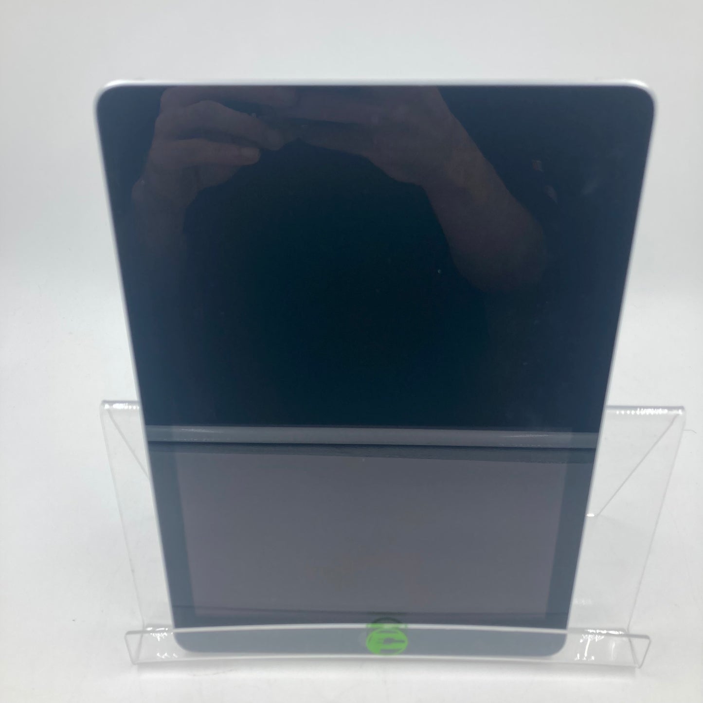 WiFi Only Apple iPad 6th Gen 32GB 17.5.1 SPACE GRAY MR7F2LL/A