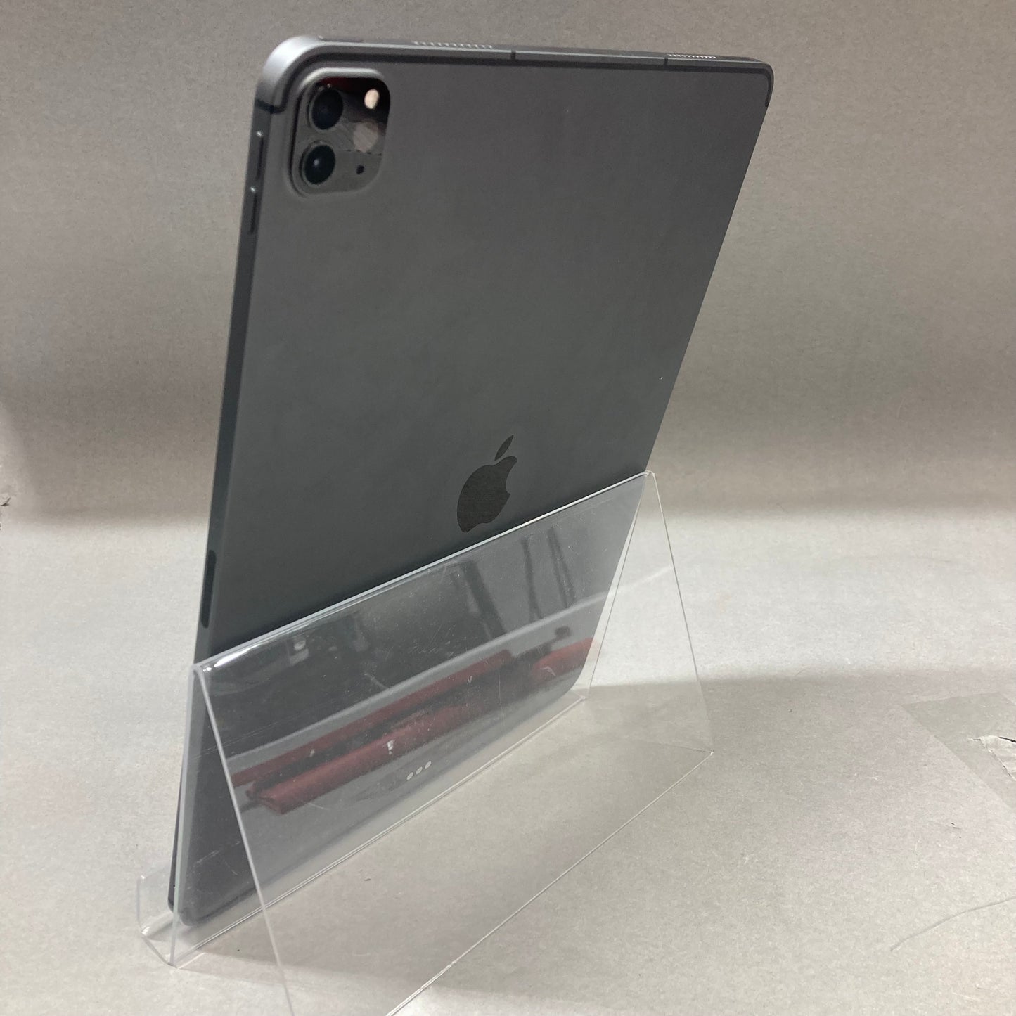 Unlocked Apple iPad 5th Gen 512 GB 18.5 Silver MHNY3LL/A
