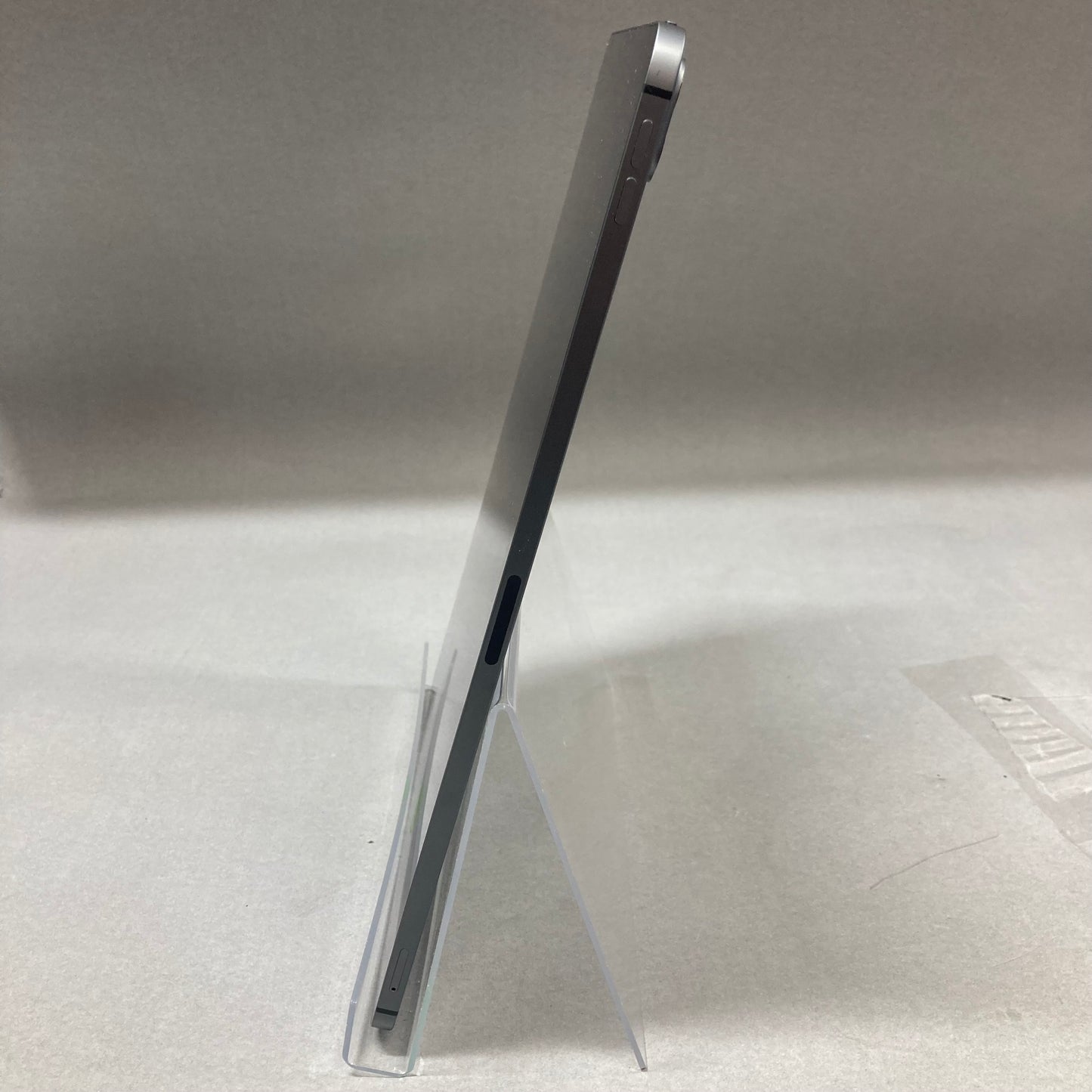 Unlocked Apple iPad 5th Gen 512 GB 18.5 Silver MHNY3LL/A