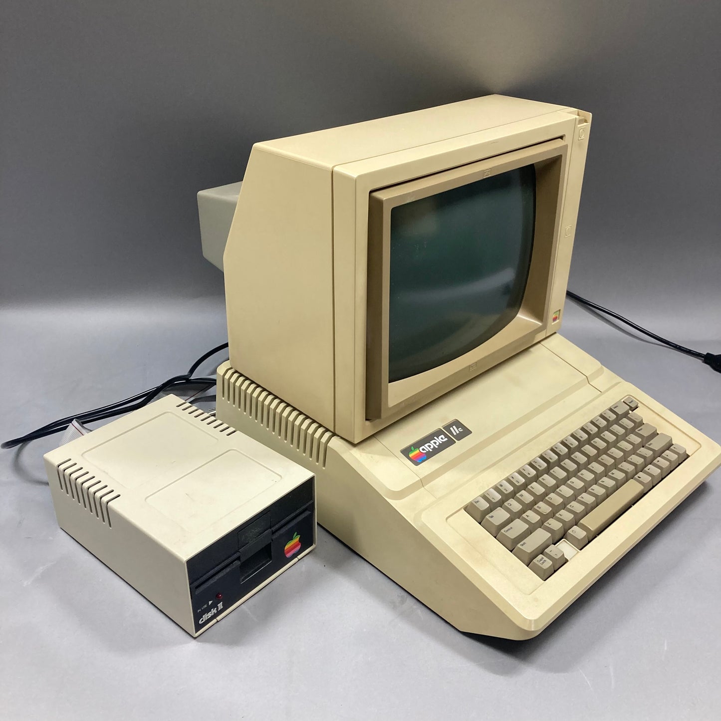 Apple 2E Computer Bundle Vintage Computer AA 11040B