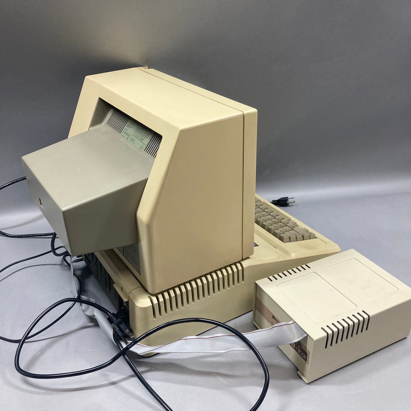 Apple 2E Computer Bundle Vintage Computer AA 11040B