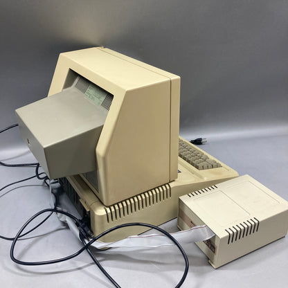 Apple 2E Computer Bundle Vintage Computer AA 11040B