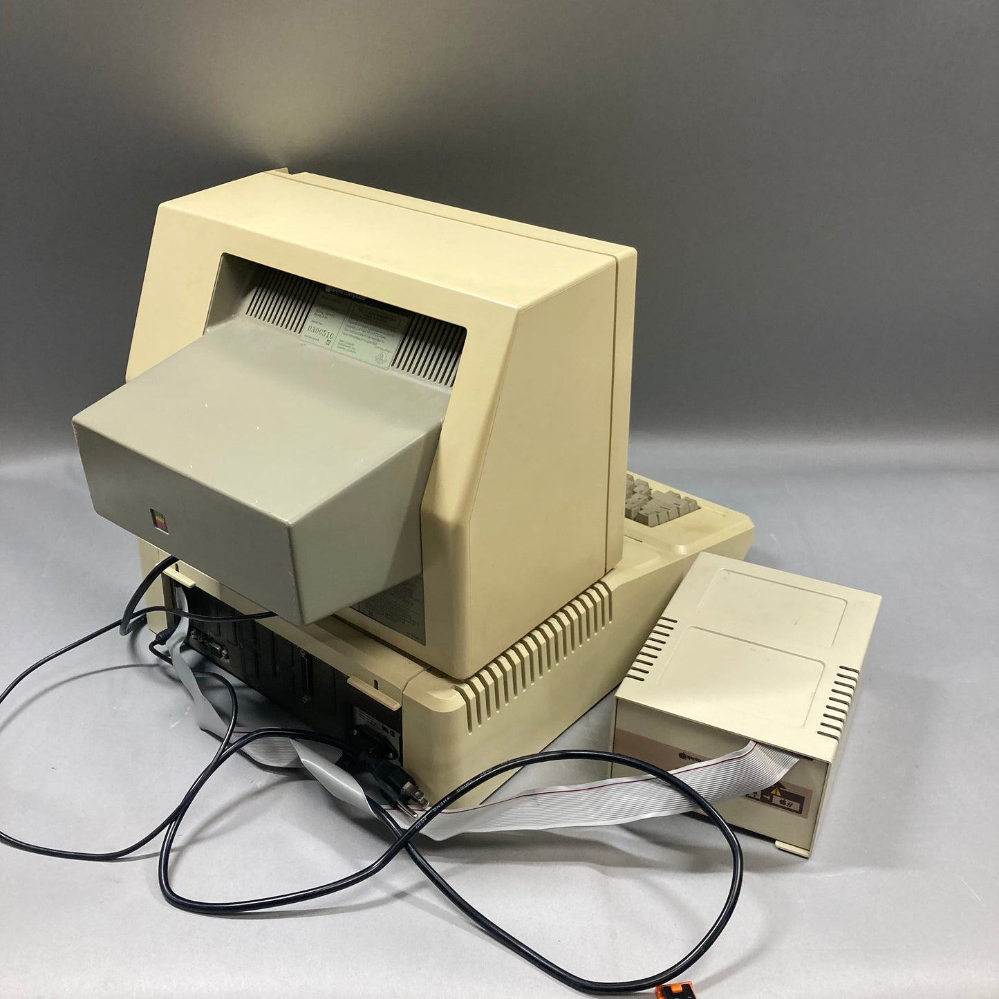 Apple 2E Computer Bundle Vintage Computer AA 11040B