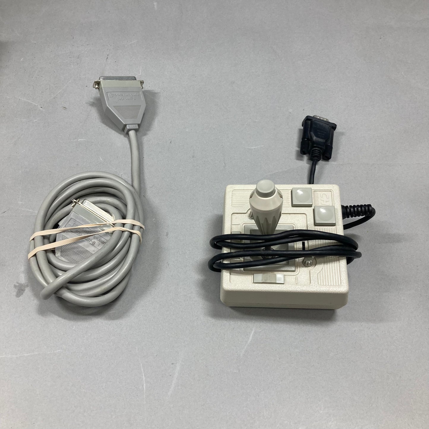 Apple 2E Computer Bundle Vintage Computer AA 11040B