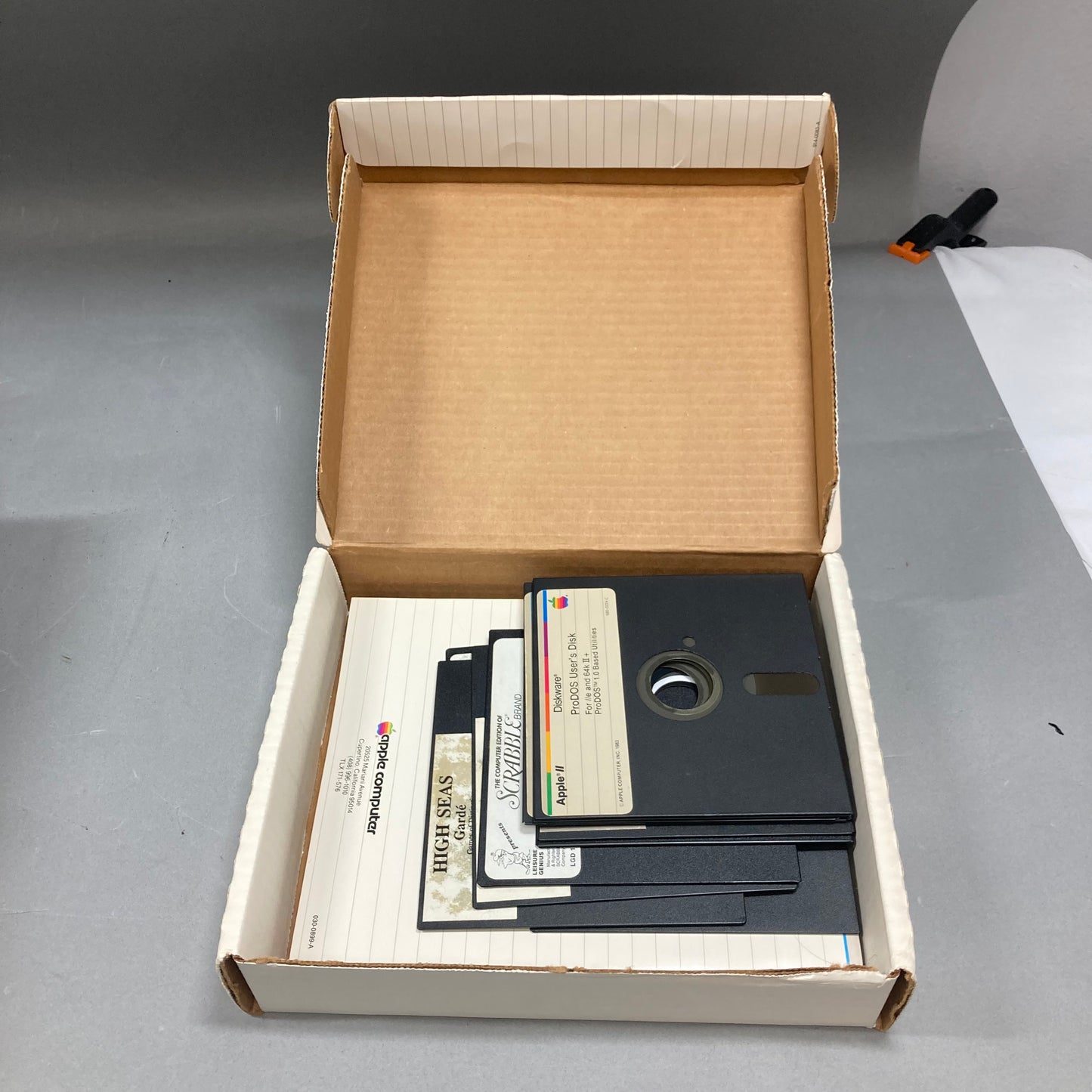 Apple 2E Computer Bundle Vintage Computer AA 11040B