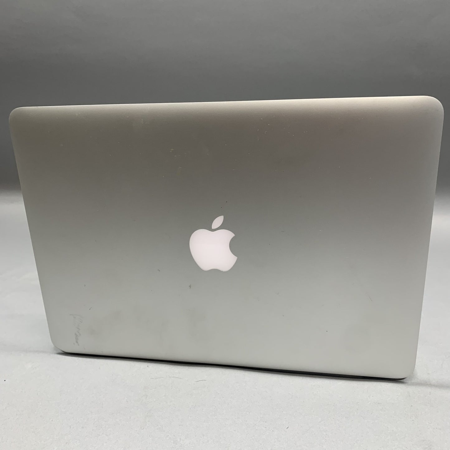 2014 Apple MacBook Pro 13.3" i5 2.6GHz 8GB RAM 500GB HDD Silver A1502