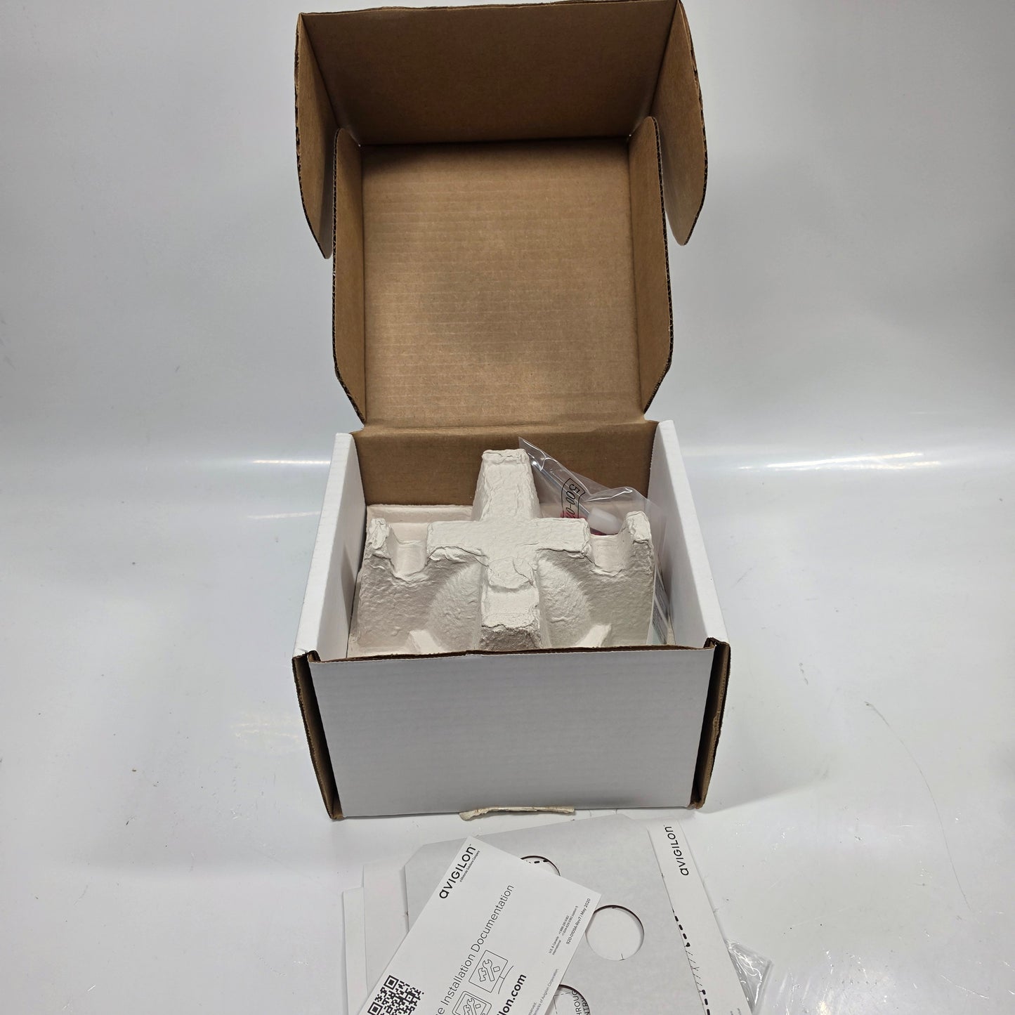 New Avigilon 320-1012A Dome Security Camera