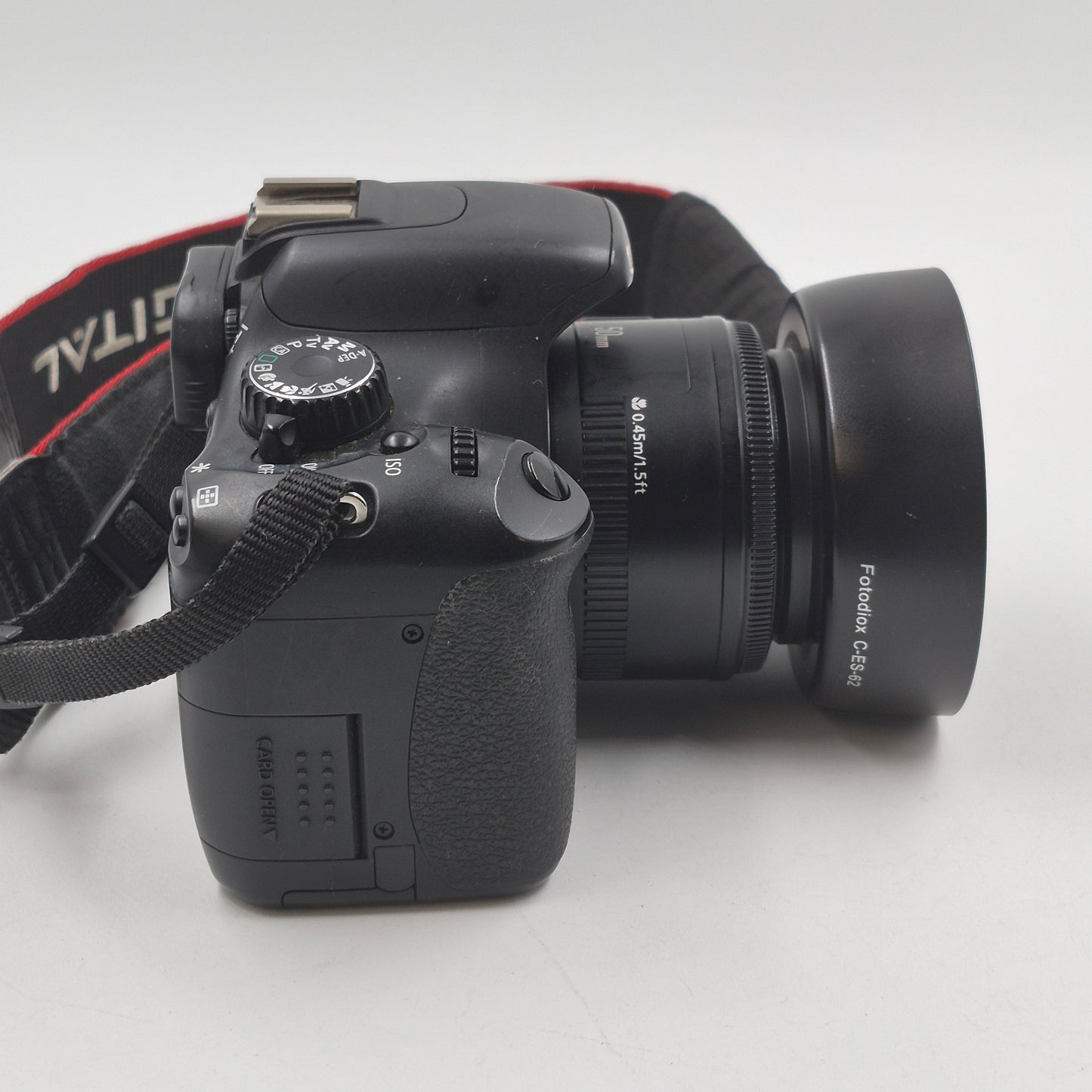 Canon EOS Rebel T2i 18.0MP Digital SLR DSLR Camera