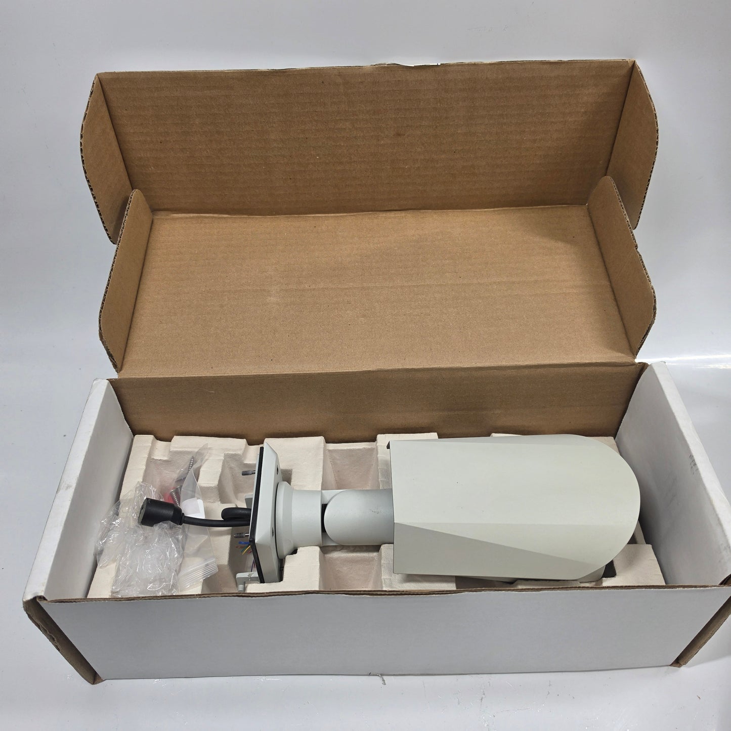 Avigilon 8.0-H4A-BO1-IR-B Bullet Security Camera