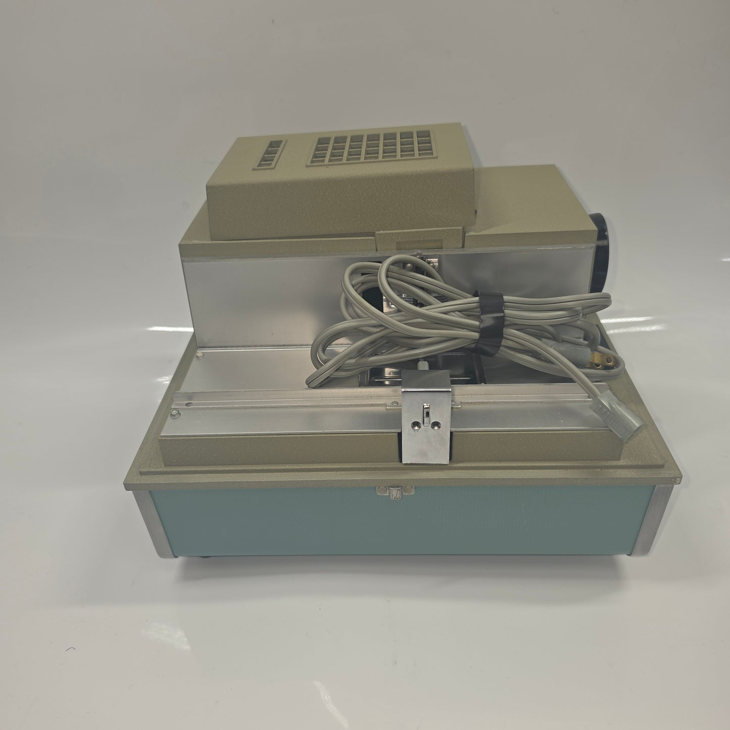 Argus 500 600 Lumens Slide Projector & Box of Slides