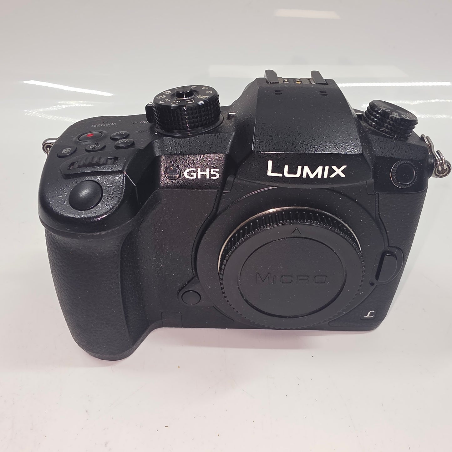 Panasonic Lumix DC-GH5 20.3MP Micro Four Thirds 4/3 Mount Digital SLR DSLR 