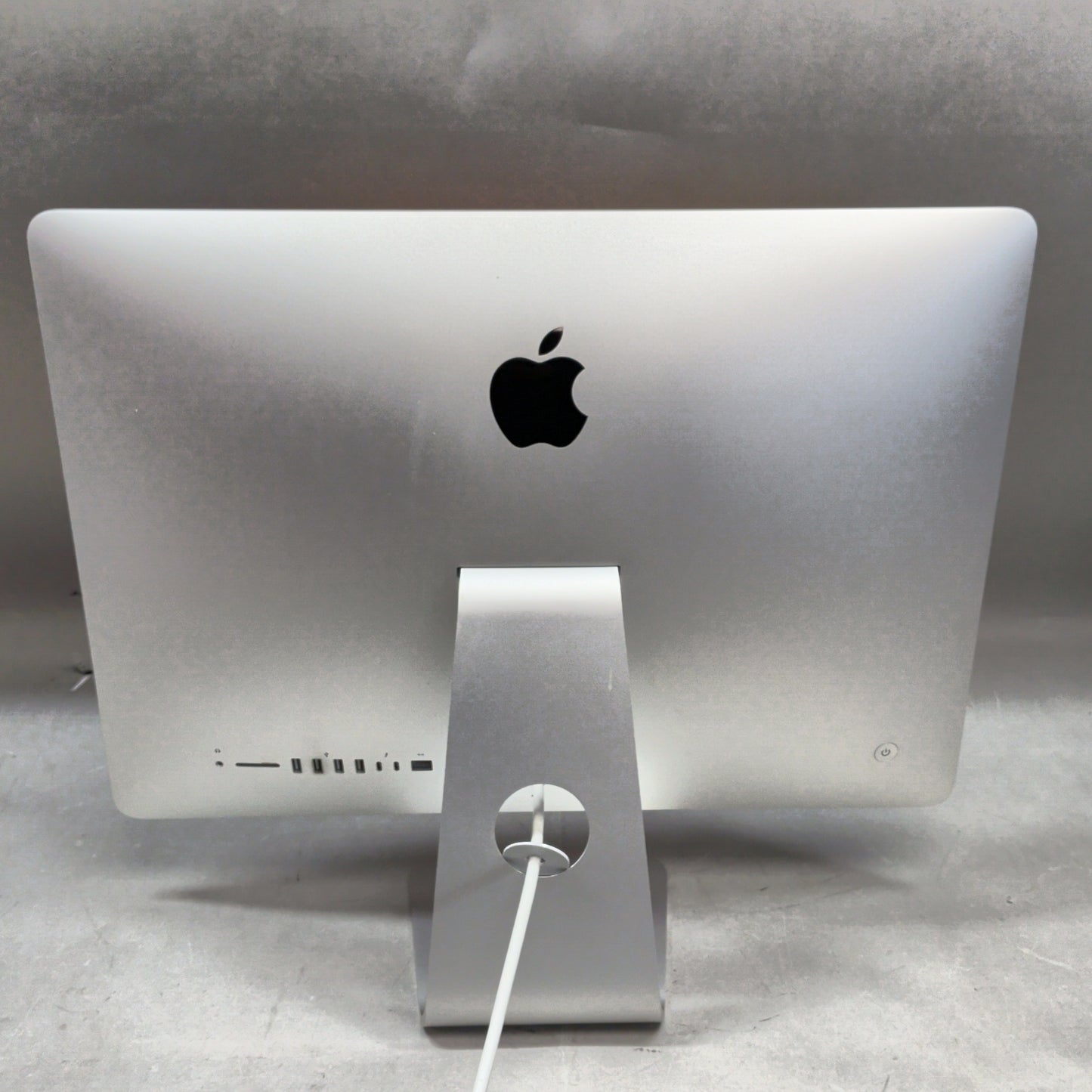 2019 Apple iMac 21.5" i3 3.6GHz 8GB RAM 1TB HDD Silver A2116