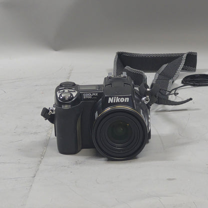 Nikon COOLPIX 5700 5.0 Digital Point And Shoot Camera