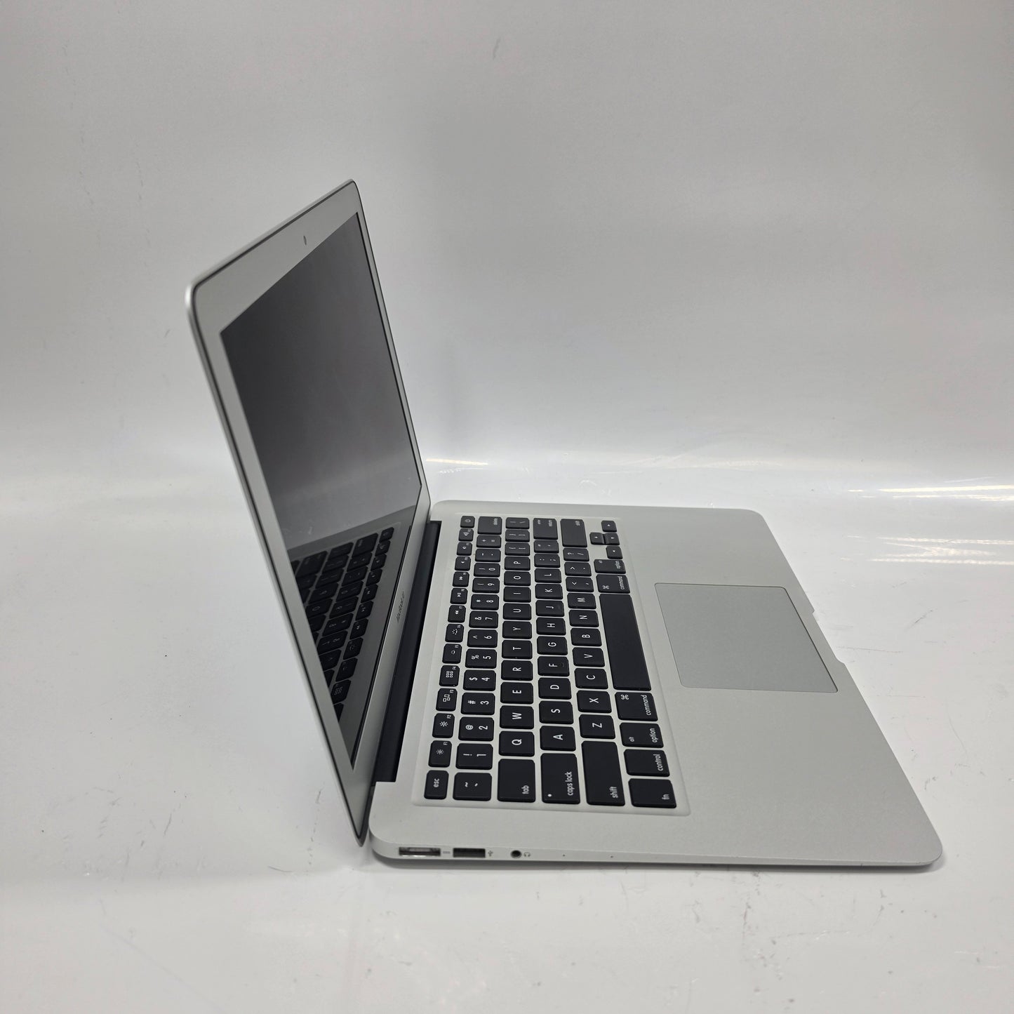2017 Apple MacBook Air 13.3" i5 1.8GHz 8GB RAM 256GB SSD Silver A1466