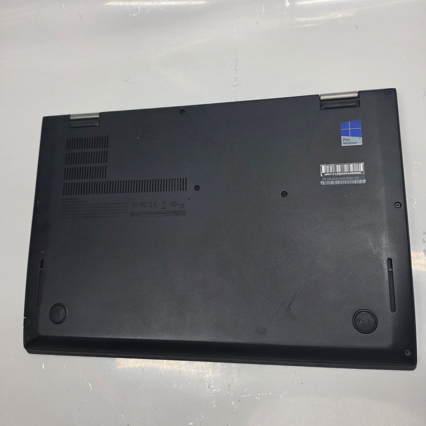 Lenovo ThinkPad X1 Yoga Gen 1 14" i5-6300U 2.4GHz 8GB RAM 256GB SSD