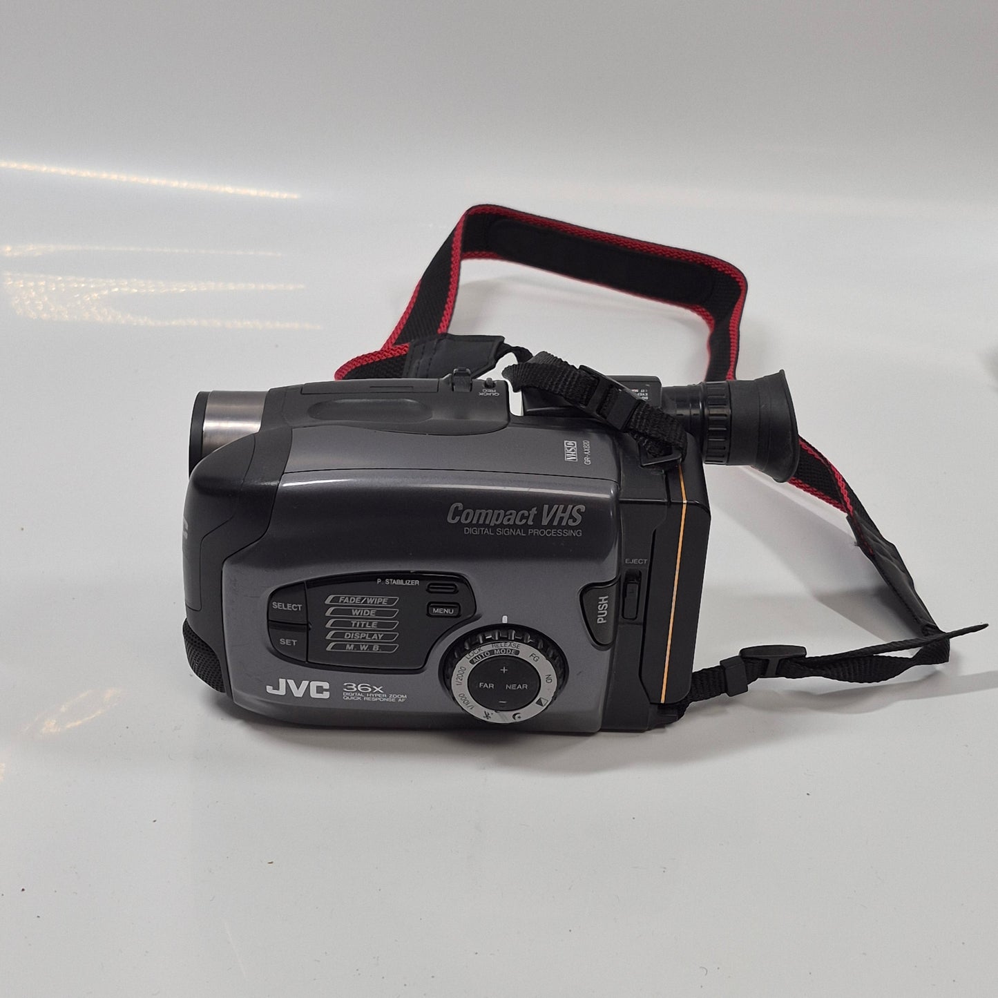 JVC GR-AX820 Compact VHS Video Camcorder