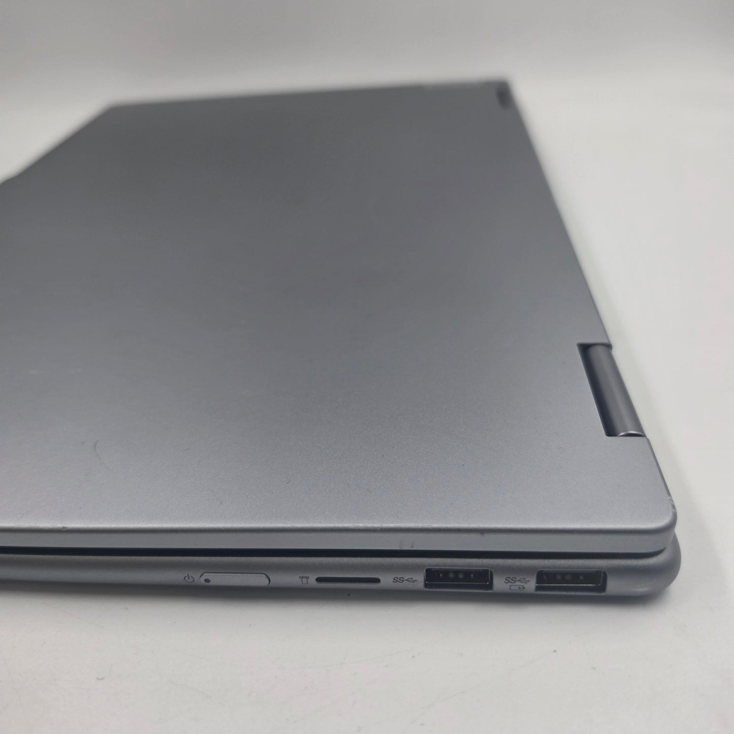 Lenovo Yoga 7 2-in-1 16" Ryzen 7 8840HS 3.3GHz 16GB RAM 512GB SSD