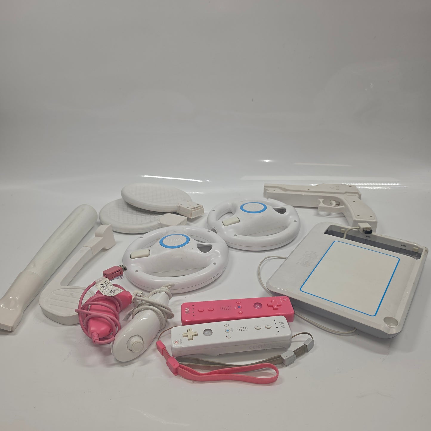 Nintendo Remote Controller Bundle w/Nintendo Wii uDraw Studio Tablet