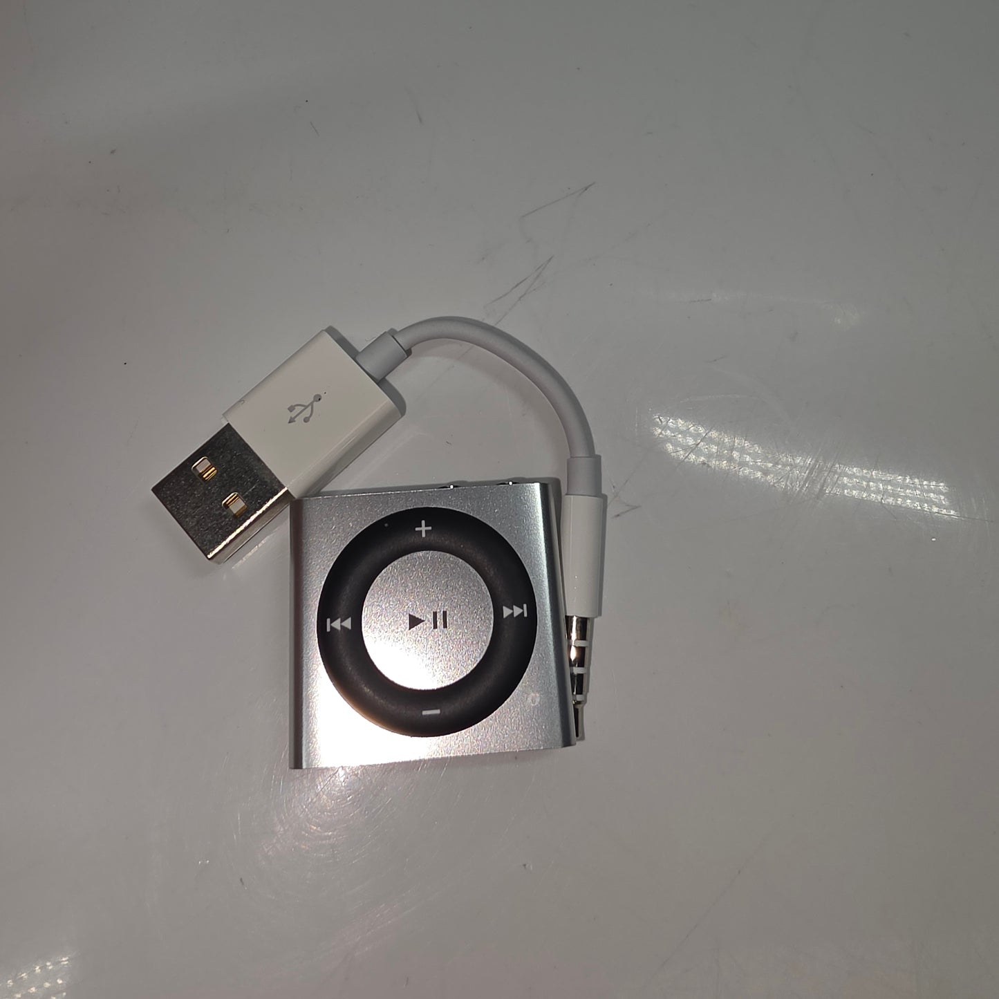 Apple iPod Shuffle 1st Gen 2GB Silver MC584LL/A