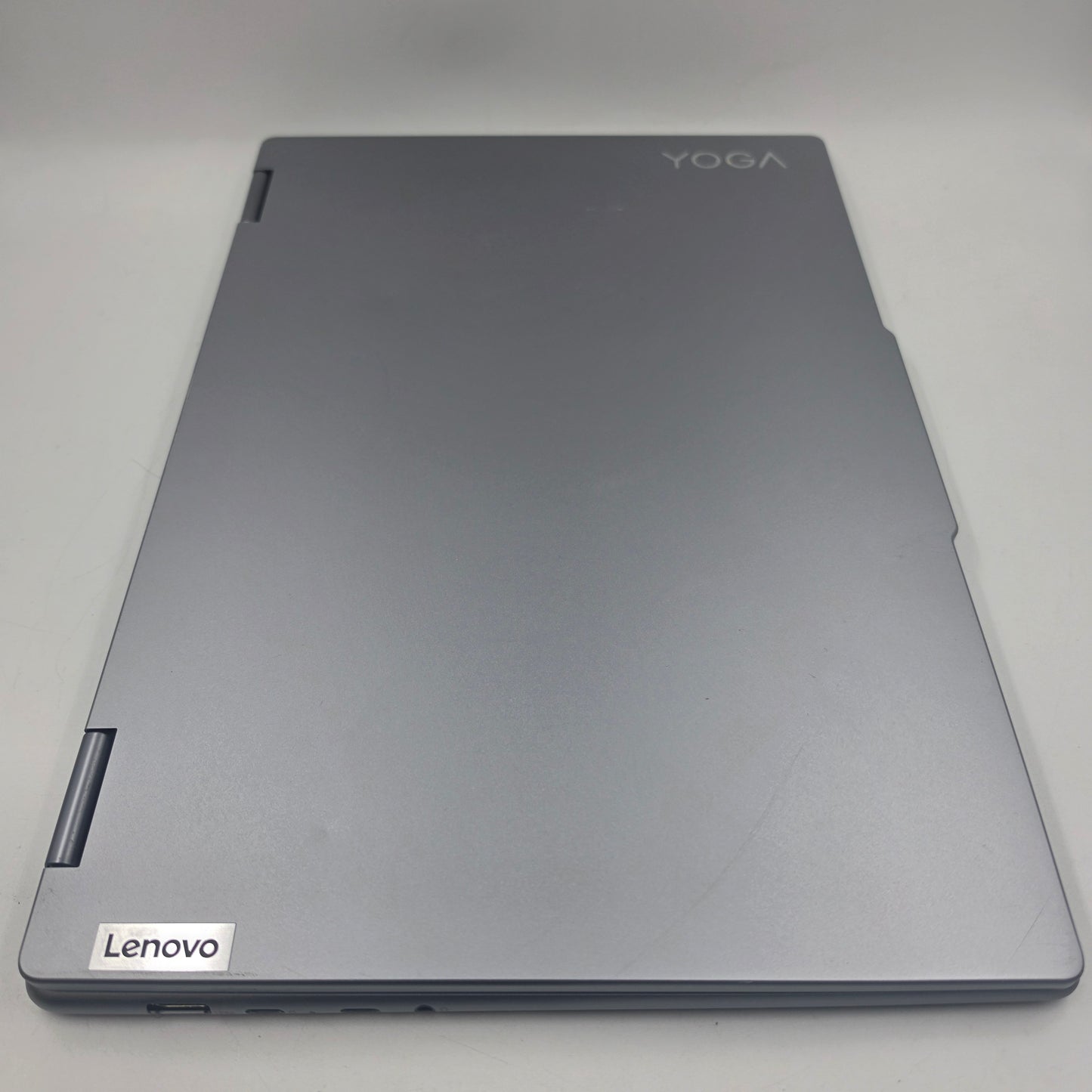 Lenovo Yoga 7 2-in-1 16" Ryzen 7 8840HS 3.3GHz 16GB RAM 512GB SSD