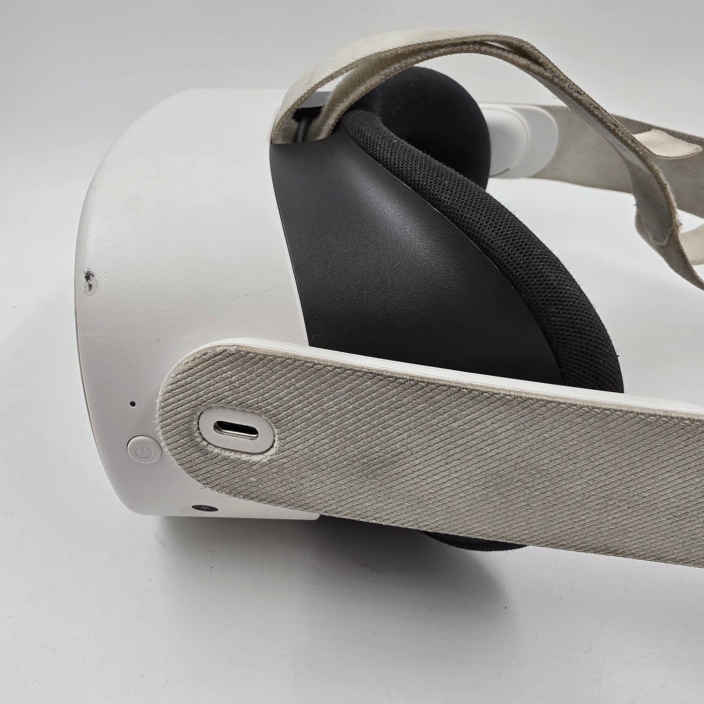 Meta Quest 3S 128GB Standalone  All-in-One VR Headset P97