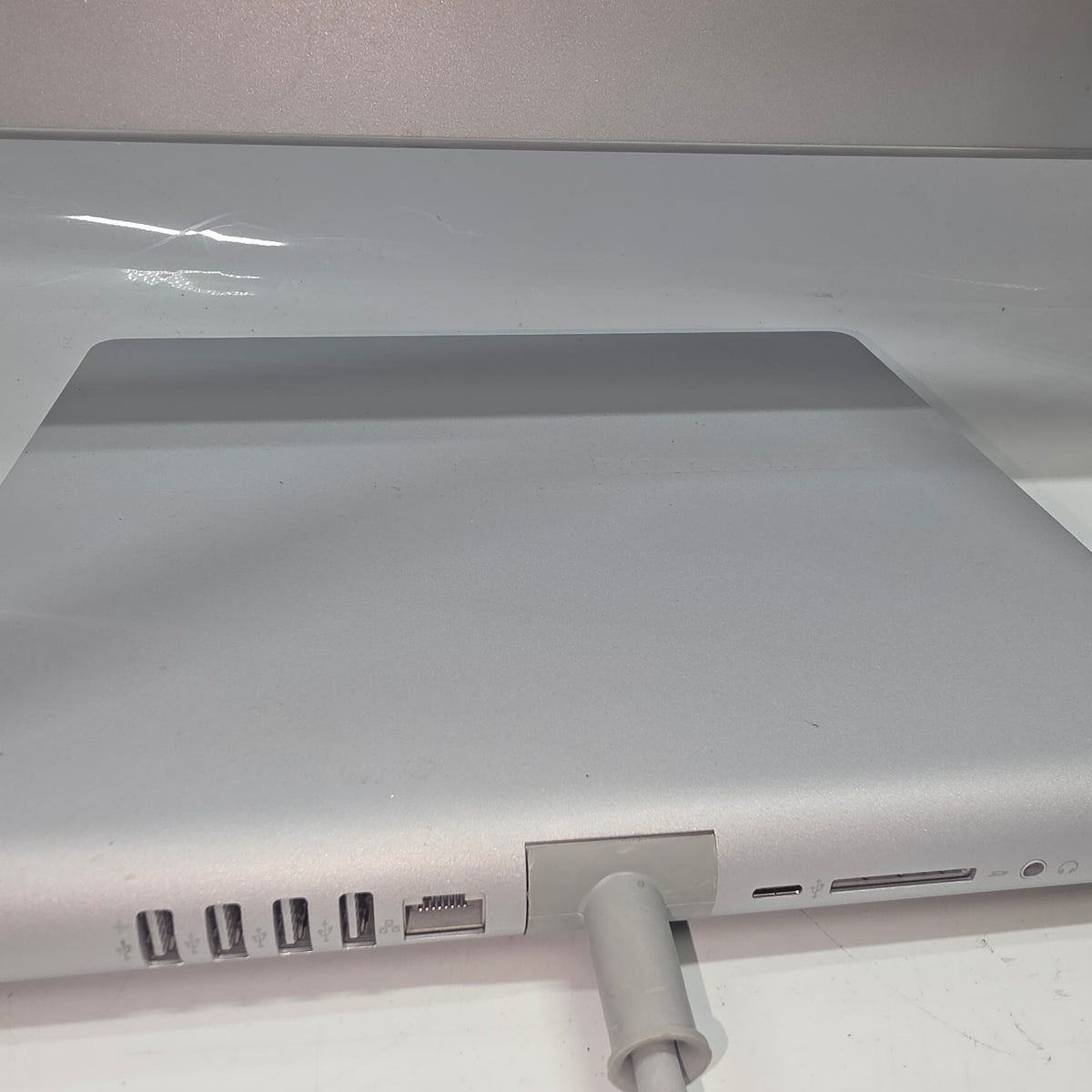Microsoft 28" i7-7820HQ 2.90GHz 32GB RAM 2TB SSD GeForce GTX 1070