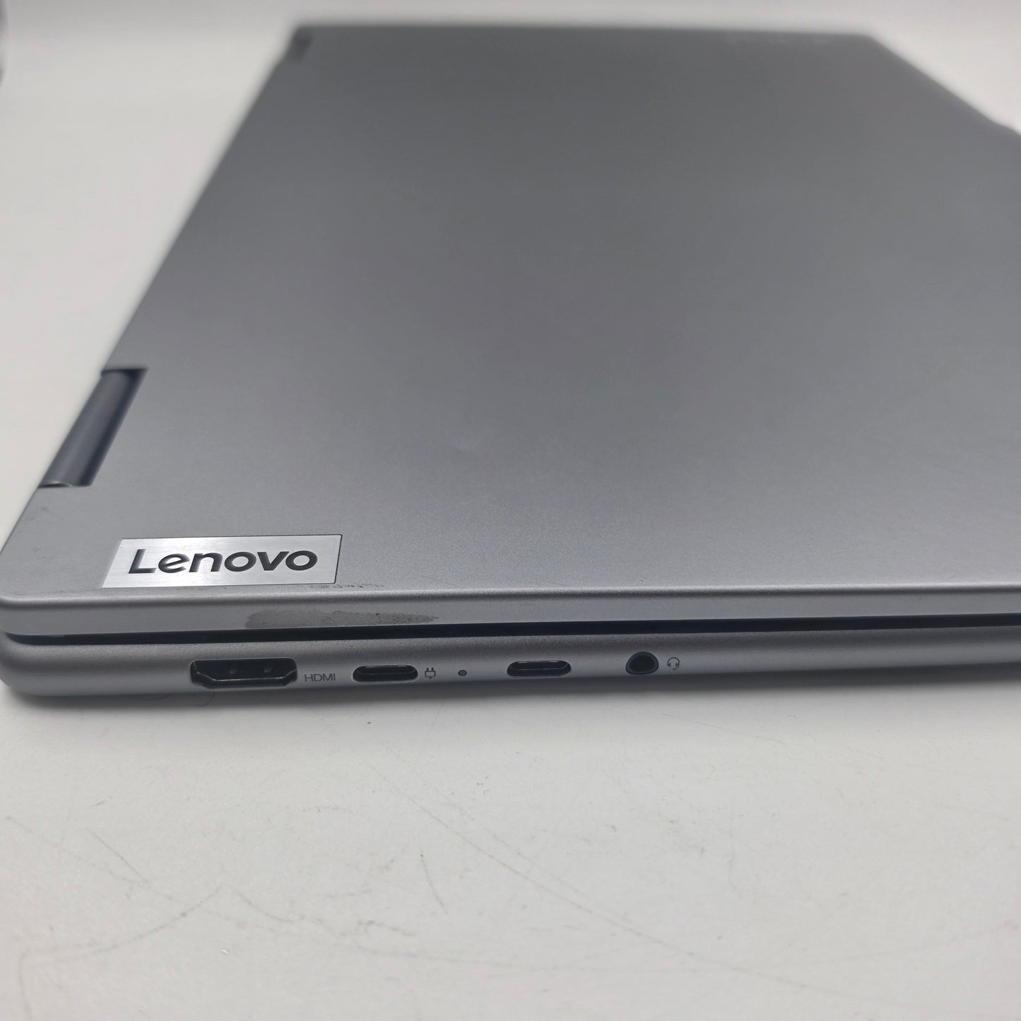 Lenovo Yoga 7 2-in-1 16" Ryzen 7 8840HS 3.3GHz 16GB RAM 512GB SSD