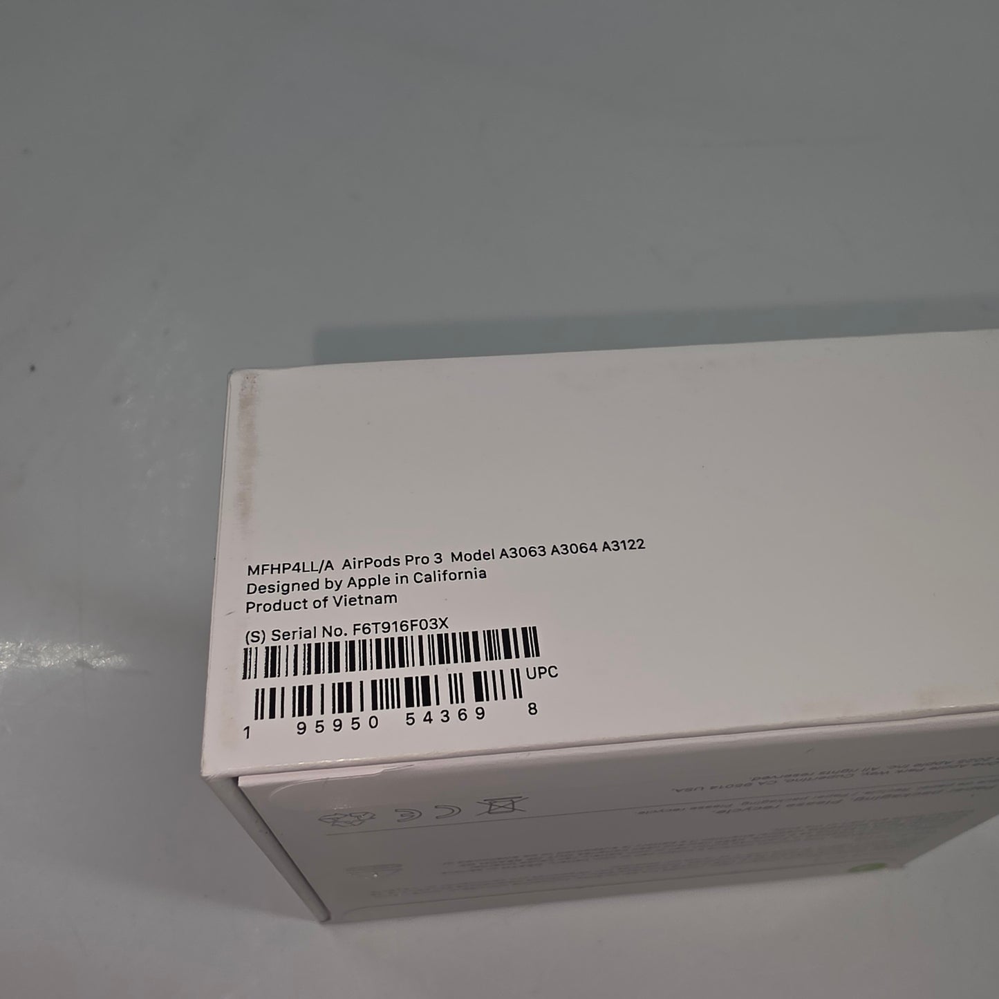New Apple AirPods 3rd Gen with Charging Case A2564 A2565 A2897 MFHP4LL/A