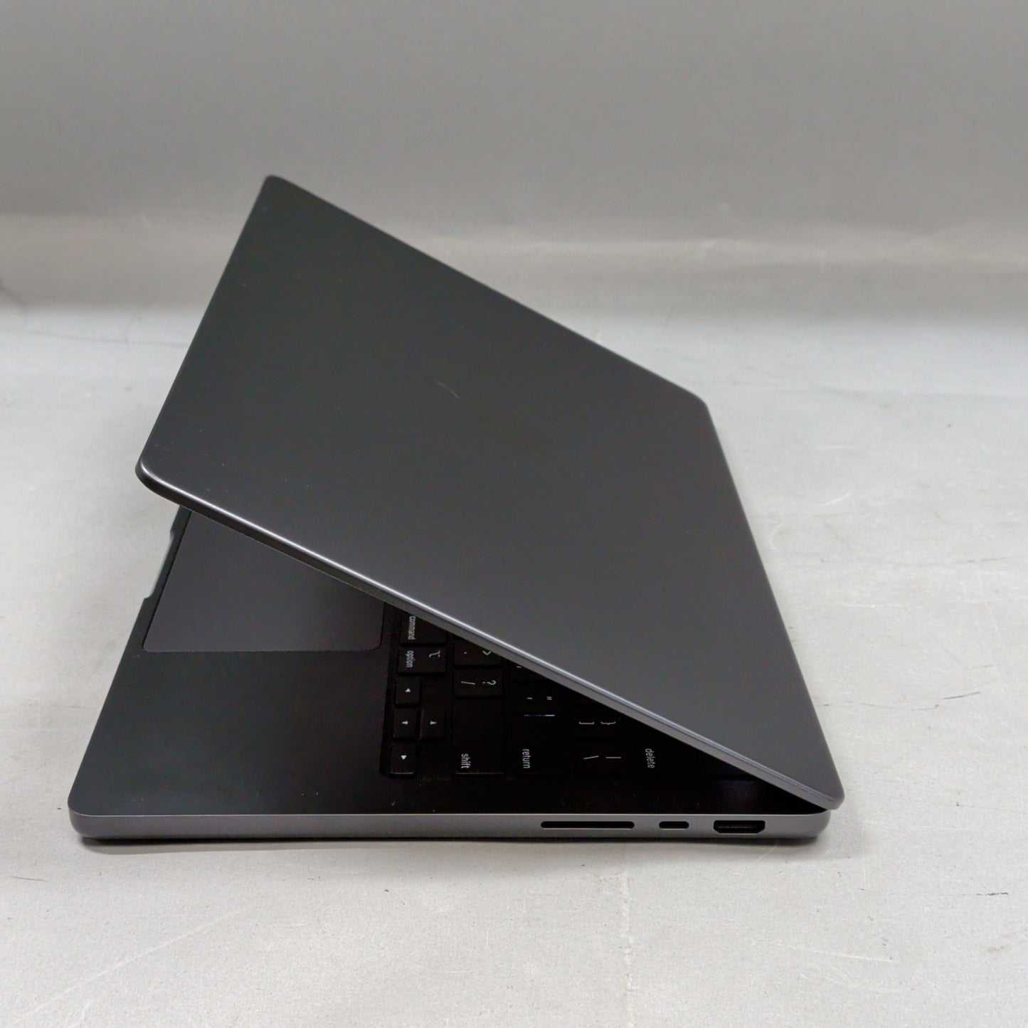 2024 Apple MacBook Pro 14" M4 10C GPU 4.5GHz 16GB RAM 512GB SSD MW2U3LL/A