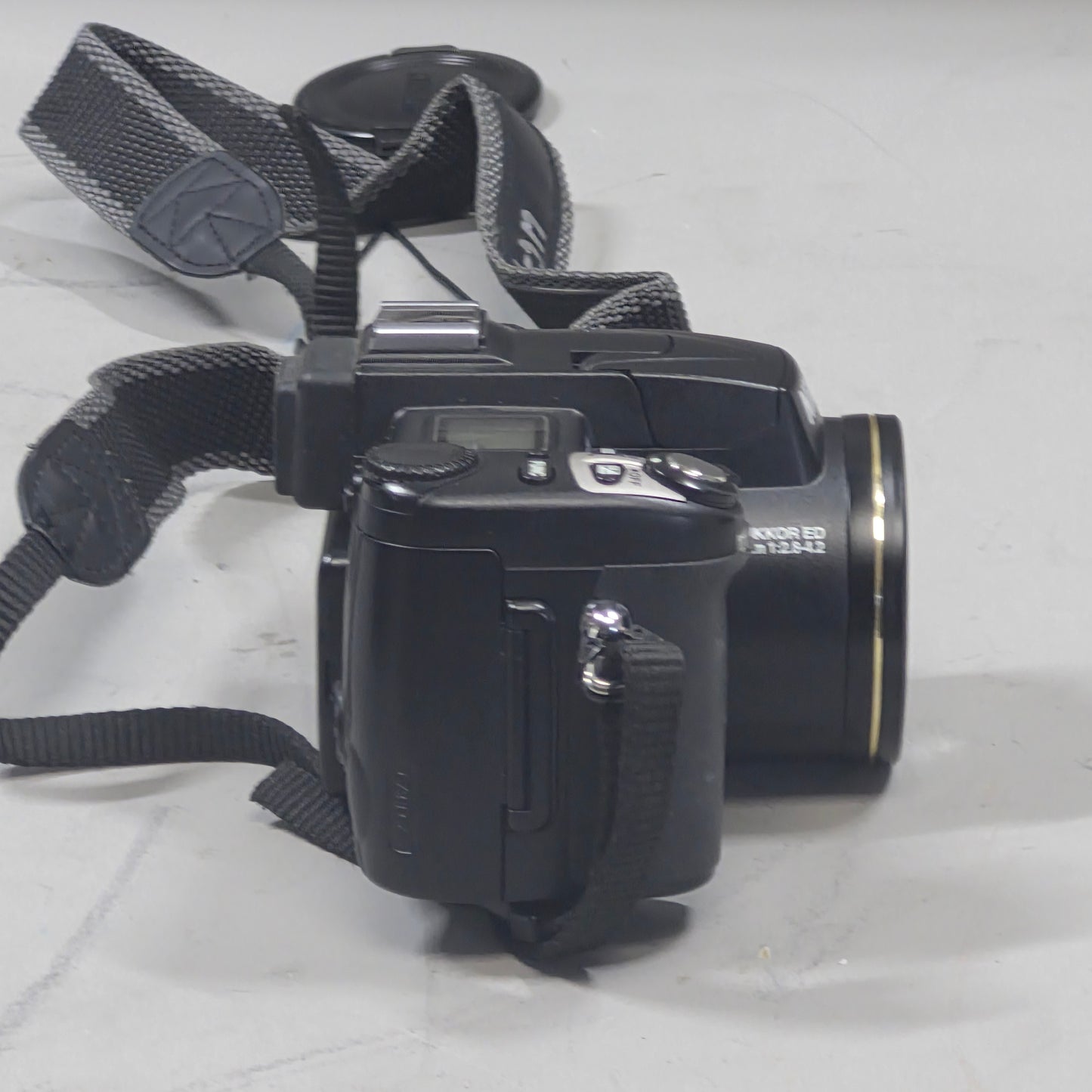 Nikon COOLPIX 5700 5.0 Digital Point And Shoot Camera