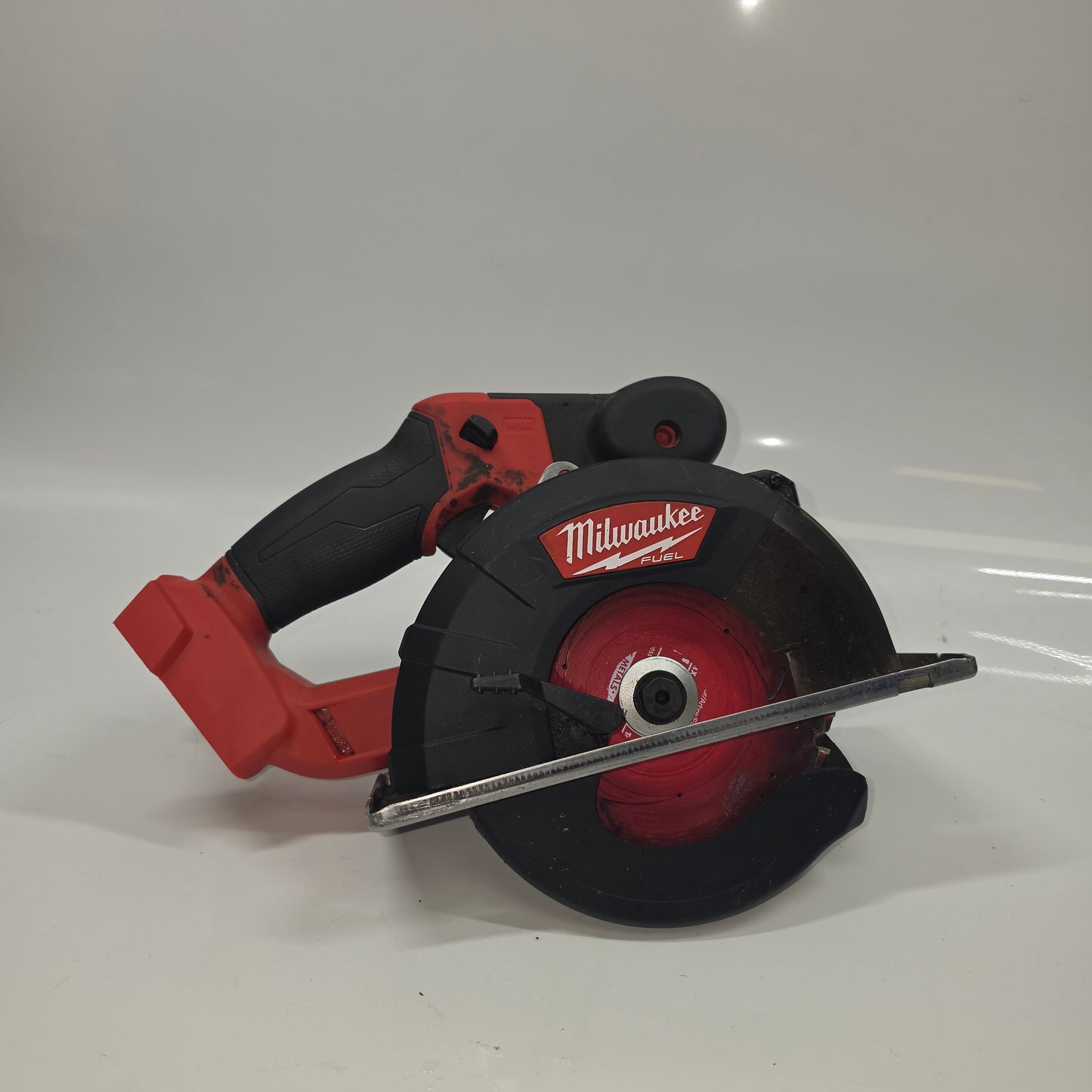 Milwaukee 2782-20 M18 18V 5 3/8 Metal Saw