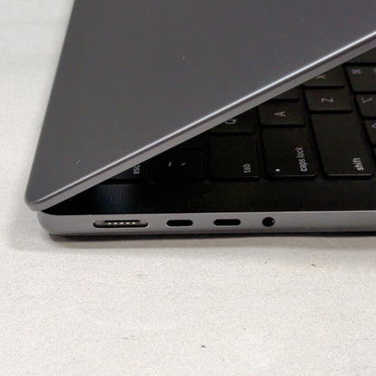 2024 Apple MacBook Pro 14" M4 10C GPU 4.5GHz 16GB RAM 512GB SSD MW2U3LL/A