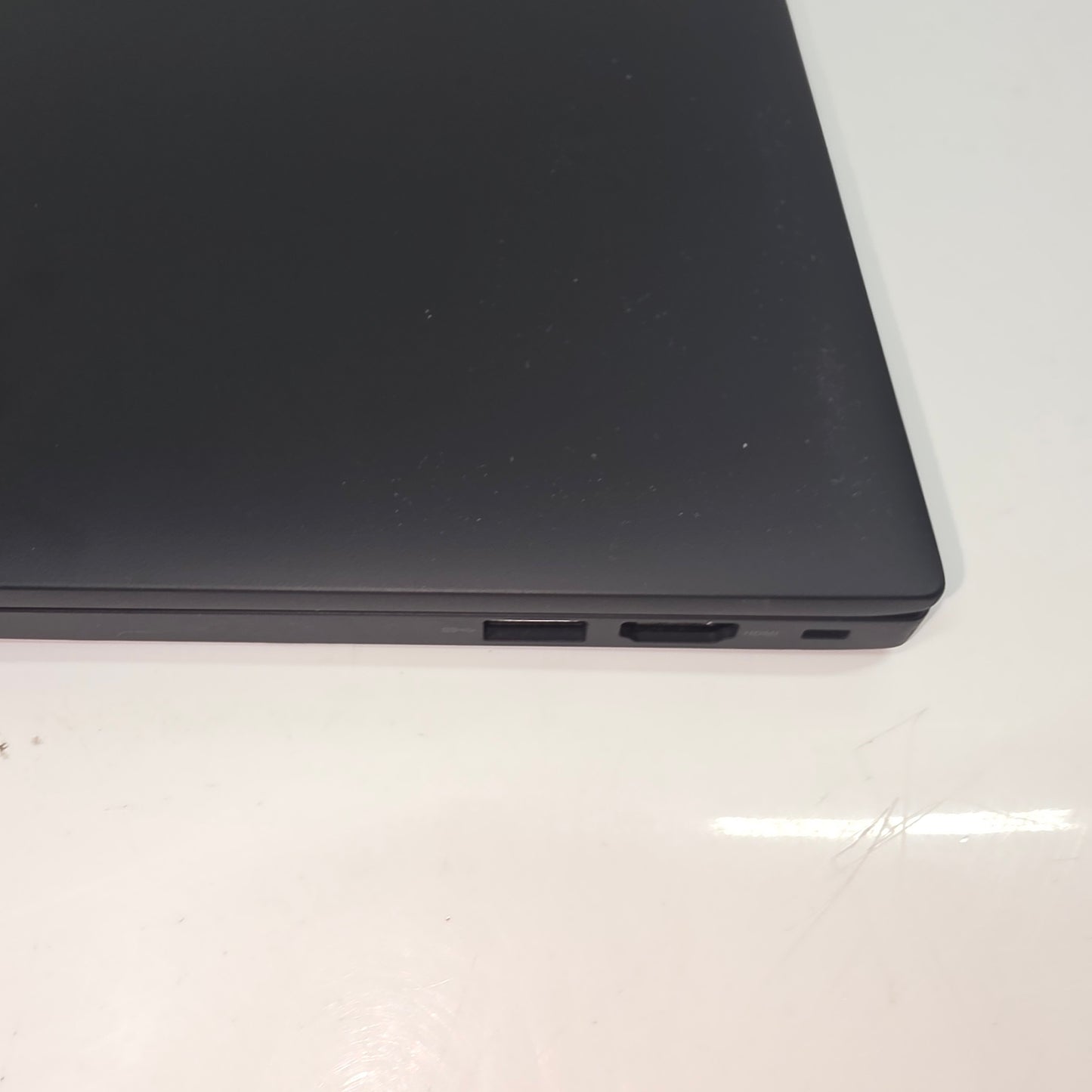 Lenovo ThinkPad X13 Gen 5 13.3" Intel Core Ultra 5 135U 1.6GHz 16GB RAM 512GB