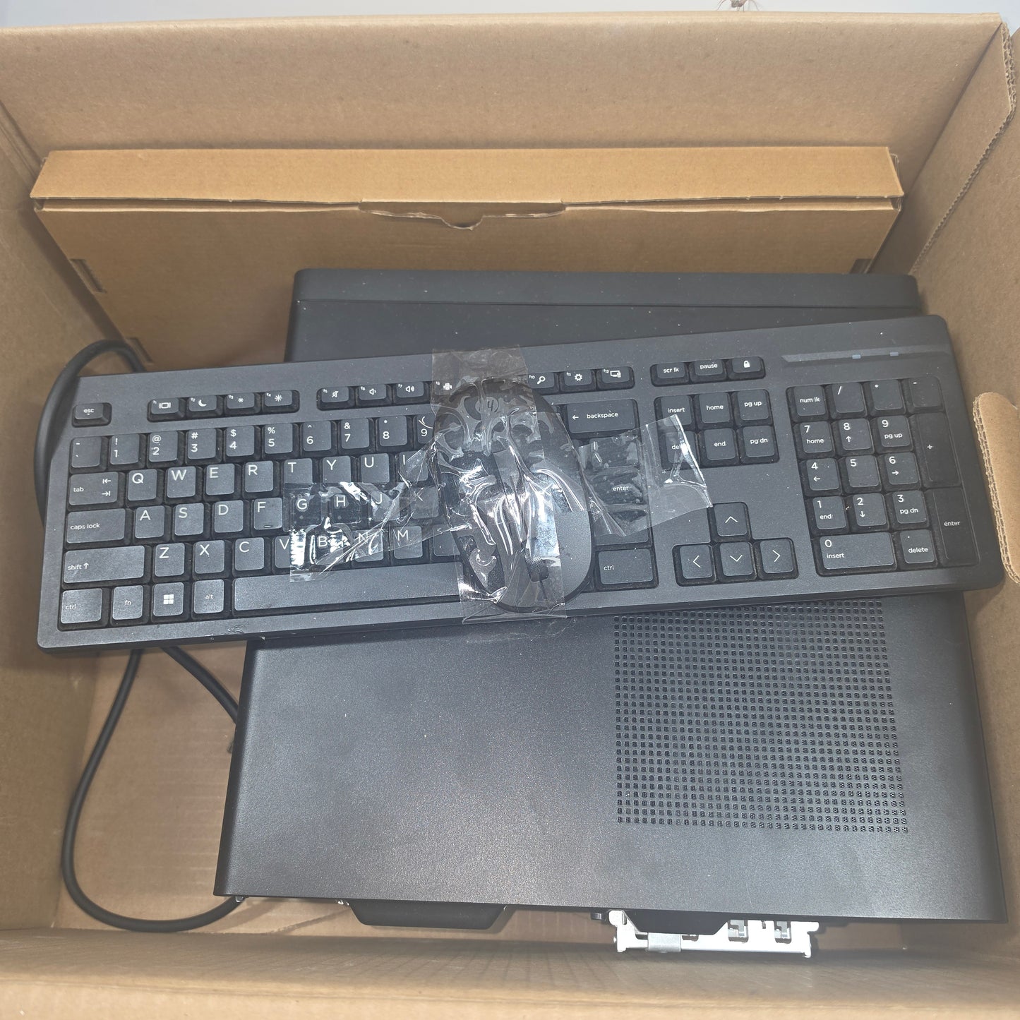 HP Omnidesk Desktop M02 MO2-0214 Ryzen 3 8300G 3.40GHz 8GB RAM 256GB SSD