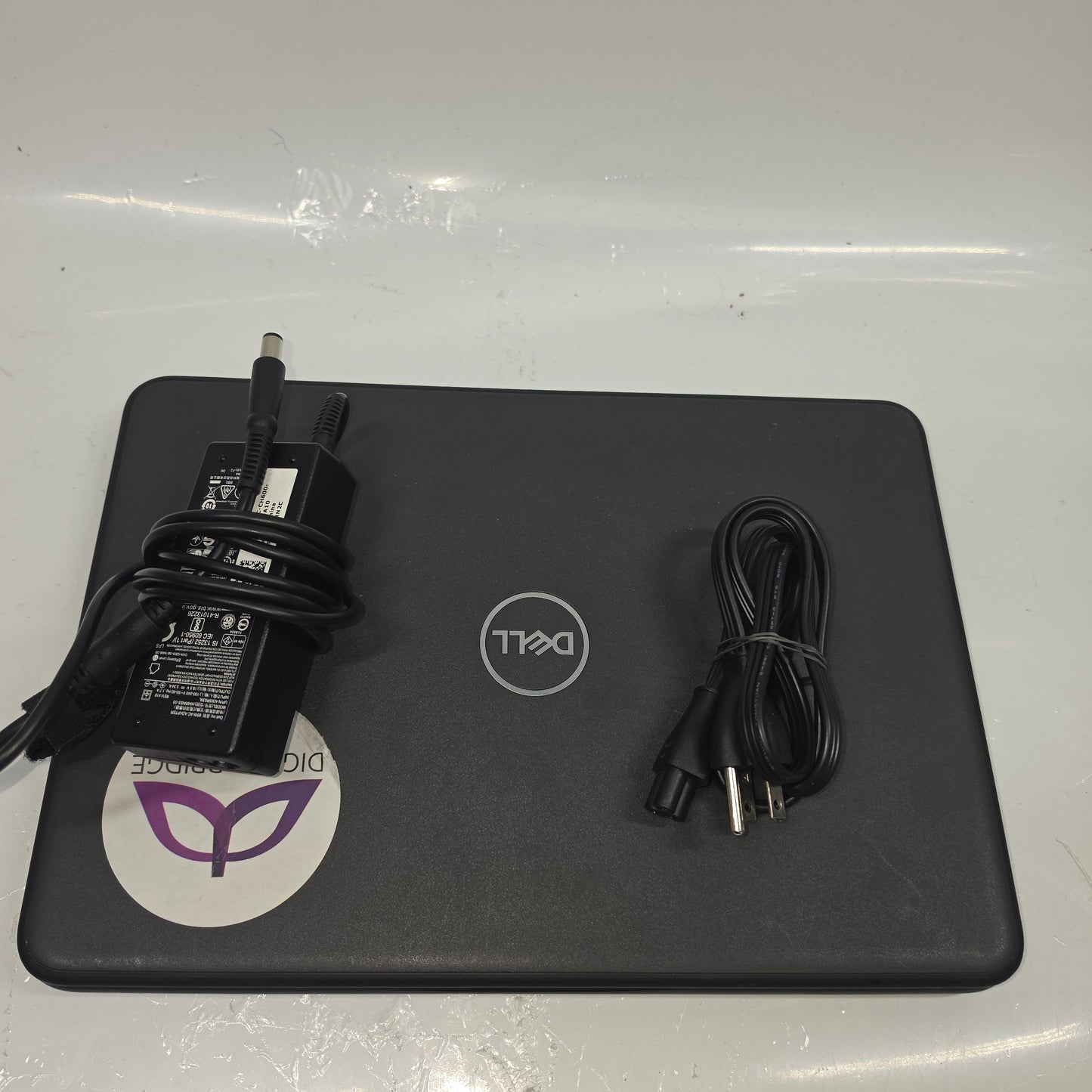 Dell Latitude 3310 13.3" i3-8145u 2.3GHz 8GB RAM 128GB SSD