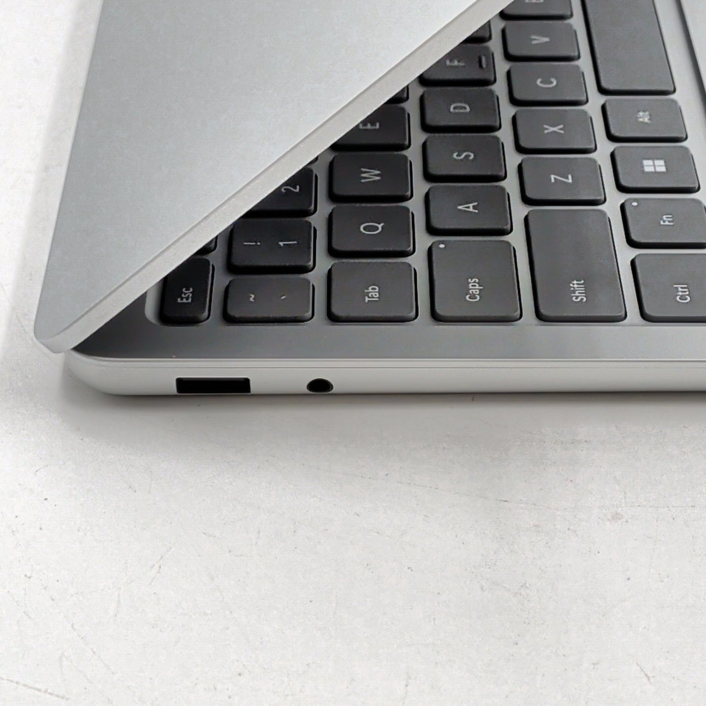 Microsoft Laptop 2095 13" Snapdragon X Plus 16GB RAM 256GB SSD