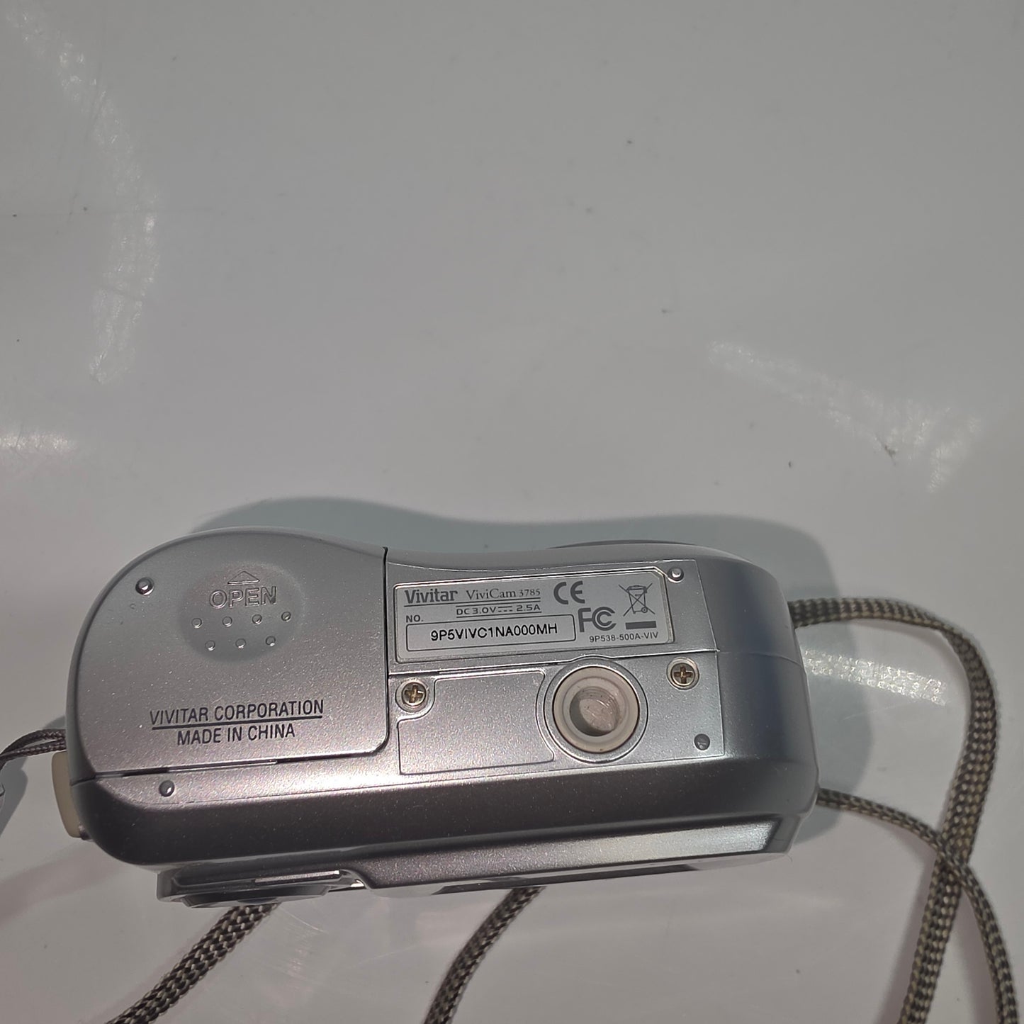 Vivitar ViviCam 3785 3.0MP Compact Digital Camera