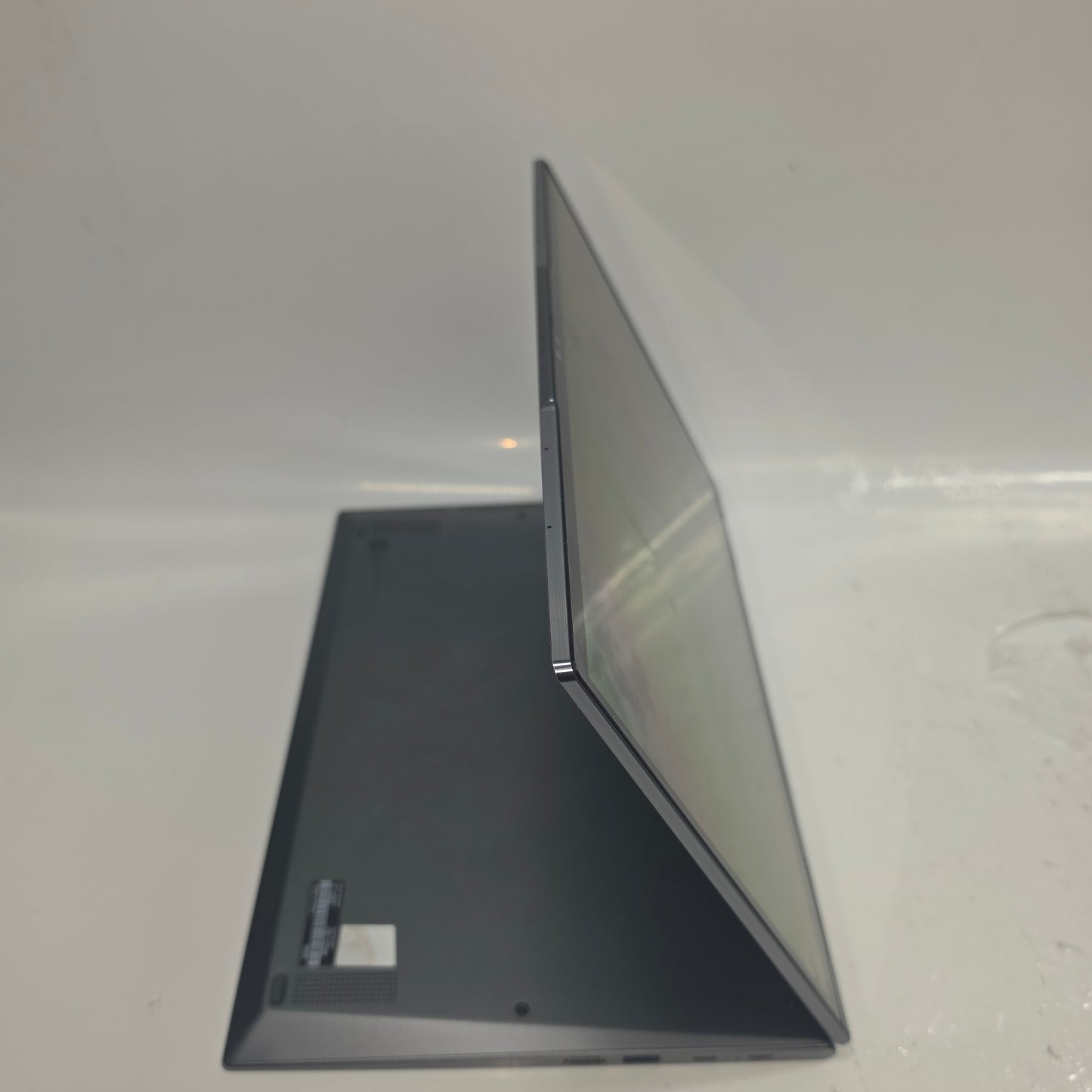 Lenovo ThinkPad X1 Yoga Gen 8 215Q-CT01WW 14" i7-1370P 1.9GHz 32GB RAM 512GB SSD