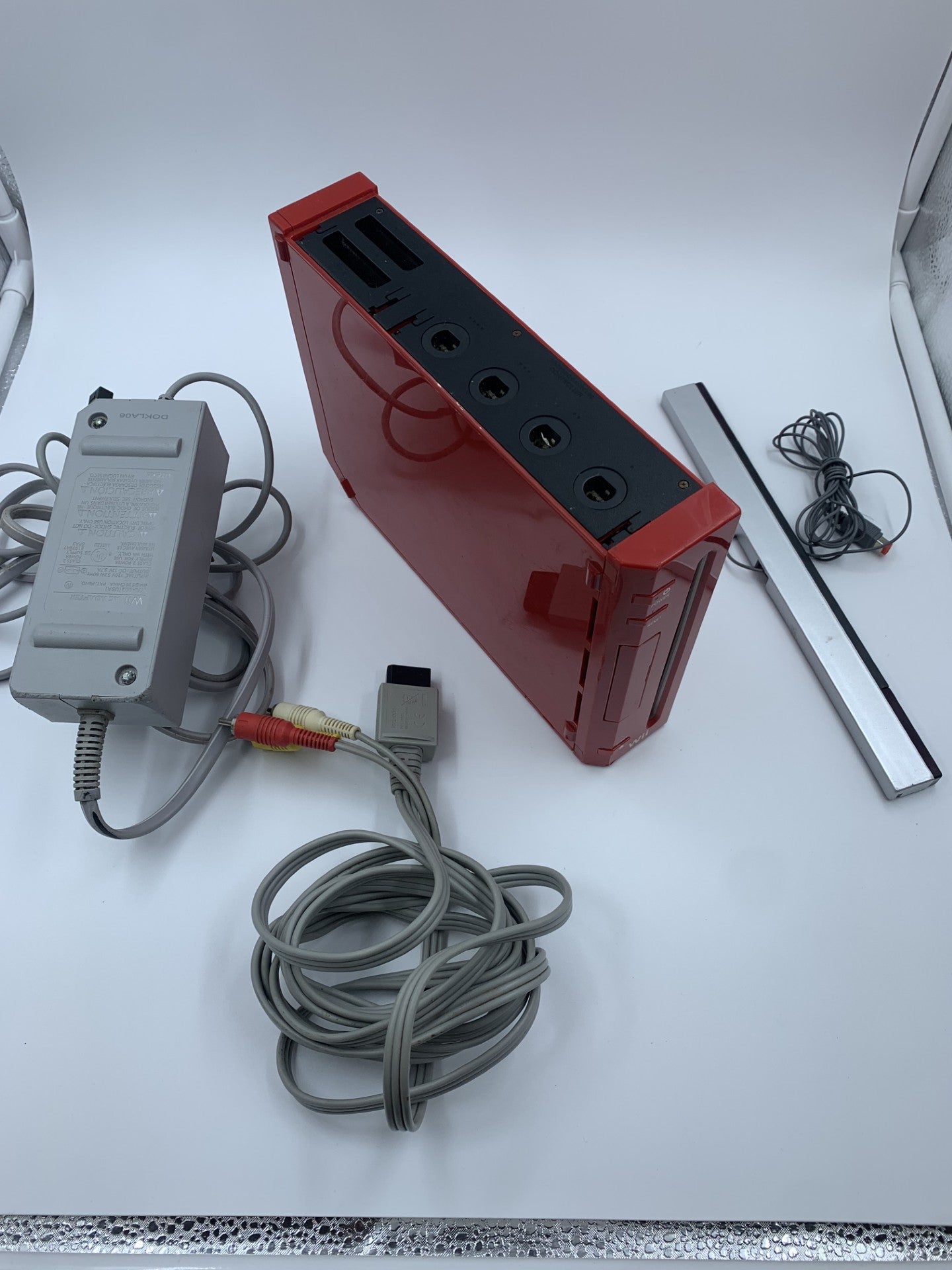 Nintendo Wii Video Game Console RVL-001 Red